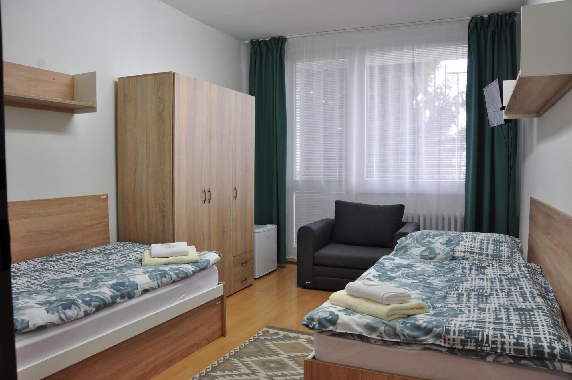 Skolsky Internat Medicka 2 Hotel Kassa Kültér fotó